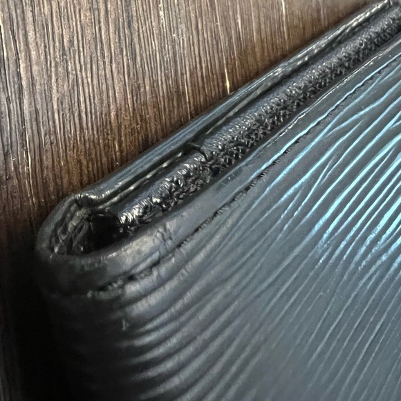 Authentic Vintage Louis Vuitton Black Epi Leather Fold Wallet - Picture 5 of 14